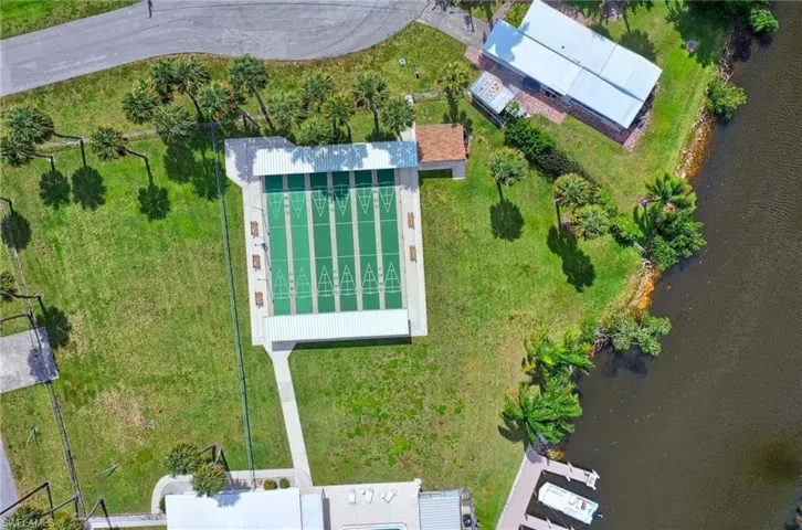 16  Sonderhen  DR, Naples, FL 34114