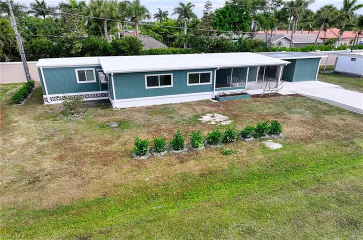 16  Sonderhen  DR, Naples, FL 34114