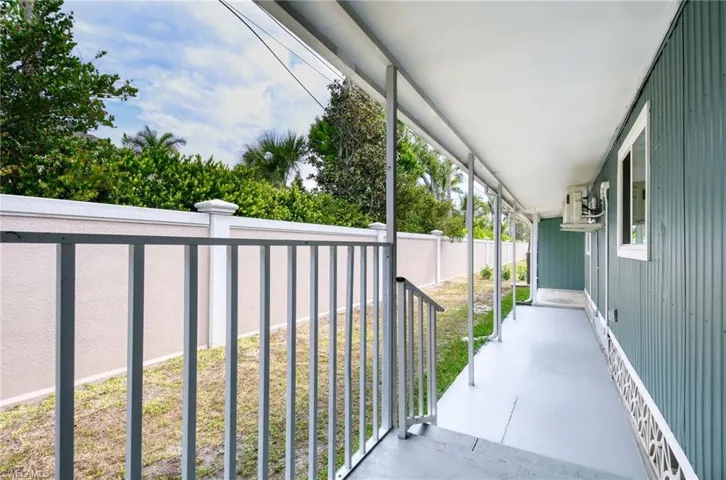 16  Sonderhen  DR, Naples, FL 34114