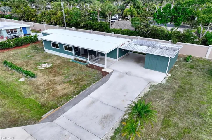 16  Sonderhen  DR, Naples, FL 34114