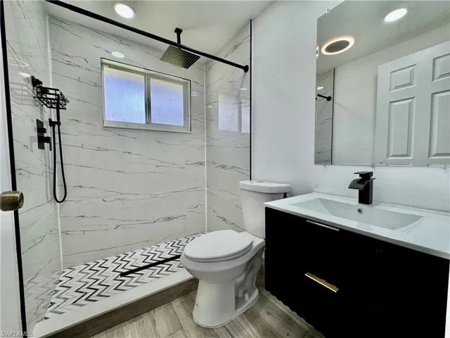 2169  Barry  DR, Fort Myers, FL 33907