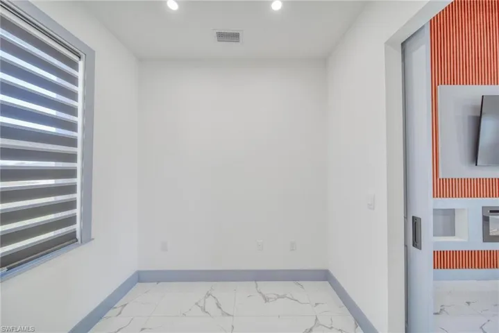 Den