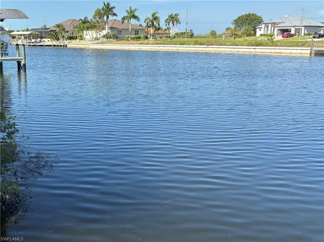 Beautiful views of the 180' canal
