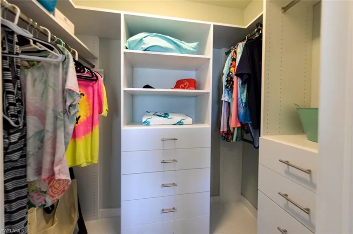GUEST BEDROOM CUSTOM CABNITRY