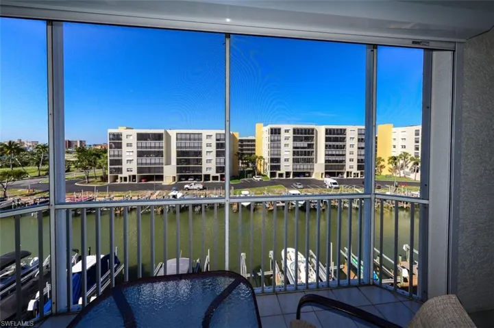 PEACEFUL CANAL VIEWS