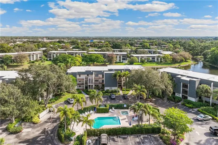 Aerial of Poo/Spa in the center of the complex