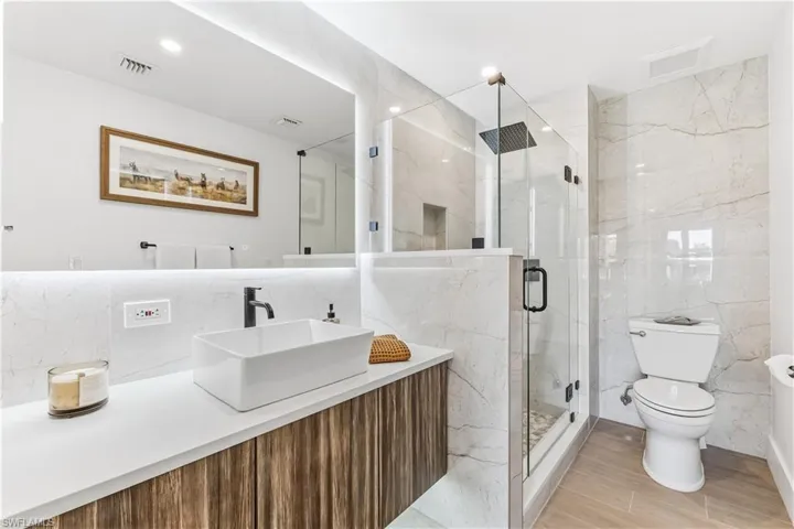 Primary bath