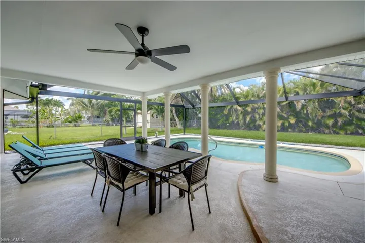 4424 SE 11th  PL, Cape Coral, FL 33904