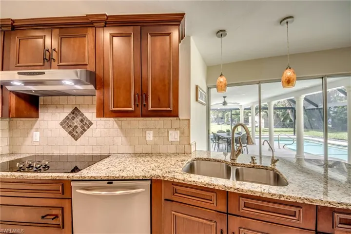 4424 SE 11th  PL, Cape Coral, FL 33904
