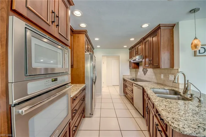 4424 SE 11th  PL, Cape Coral, FL 33904