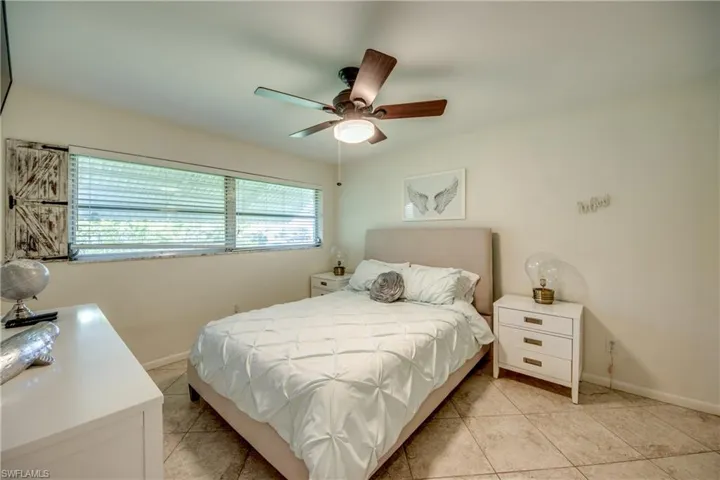 4424 SE 11th  PL, Cape Coral, FL 33904