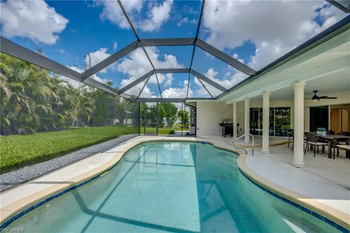 4424 SE 11th  PL, Cape Coral, FL 33904