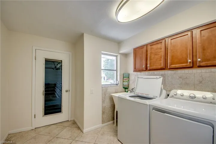4424 SE 11th  PL, Cape Coral, FL 33904