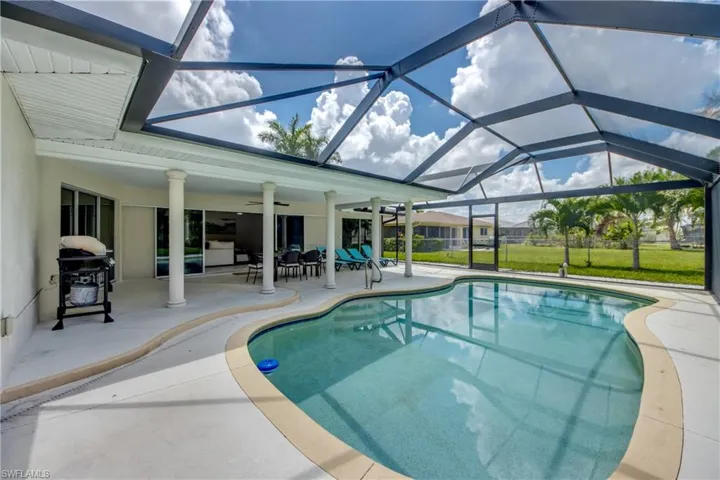 4424 SE 11th  PL, Cape Coral, FL 33904