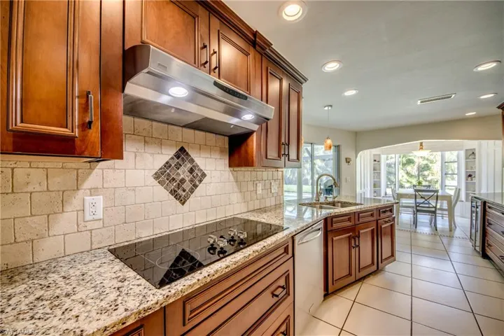 4424 SE 11th  PL, Cape Coral, FL 33904