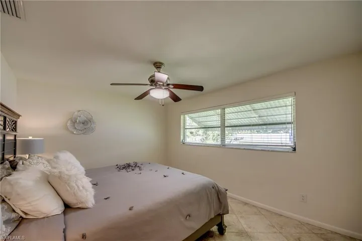 4424 SE 11th  PL, Cape Coral, FL 33904