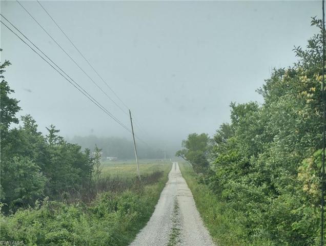 Riverbend Dr, entrance from Nydeck Rd