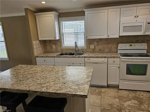 9103  Flamingo  CIR, North Fort Myers, FL 33903