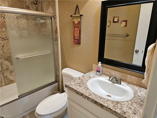 9103  Flamingo  CIR, North Fort Myers, FL 33903