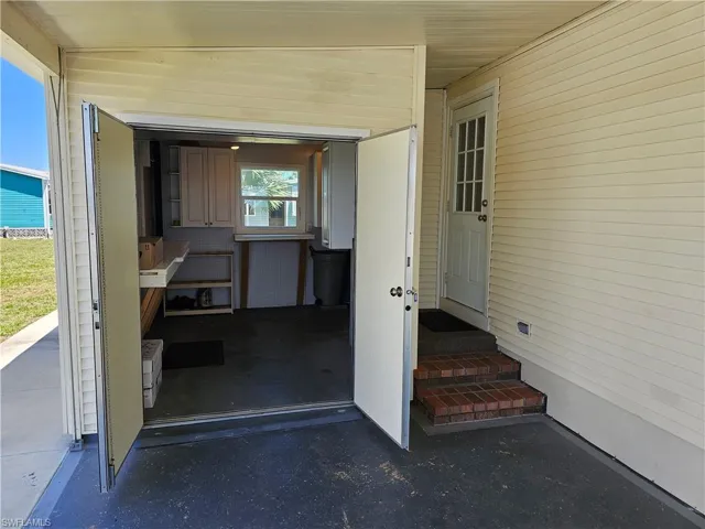 9103  Flamingo  CIR, North Fort Myers, FL 33903