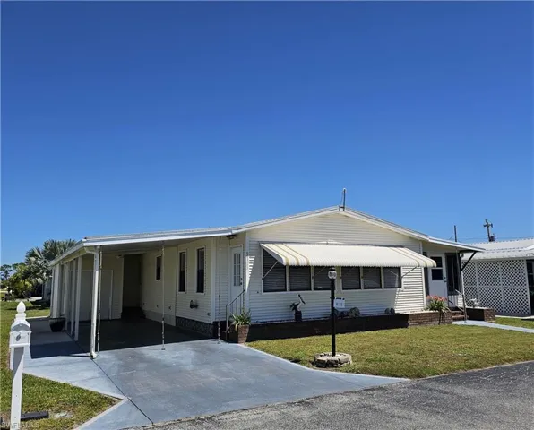 9103  Flamingo  CIR, North Fort Myers, FL 33903