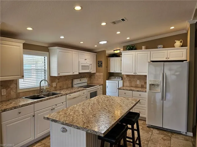 9103  Flamingo  CIR, North Fort Myers, FL 33903