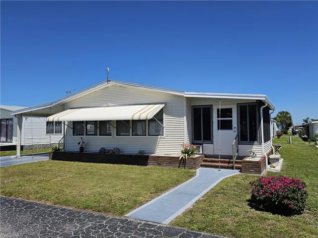9103  Flamingo  CIR, North Fort Myers, FL 33903