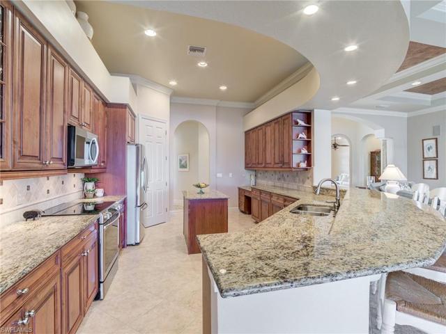 Lots of prep space on the granite countertops