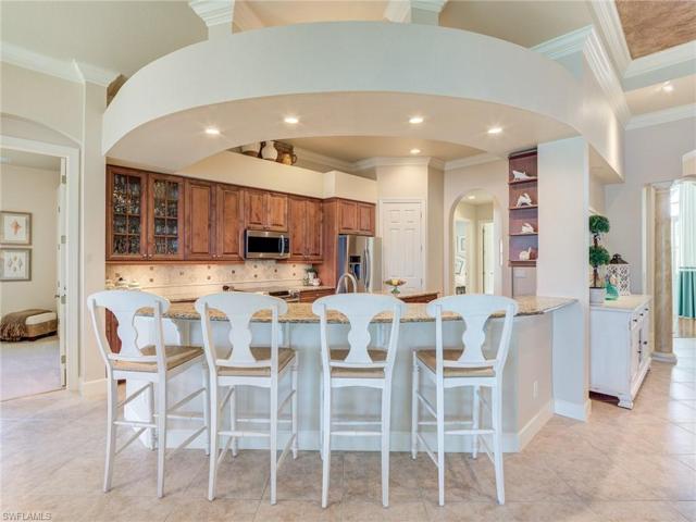 Entertainment bar of kitchen
