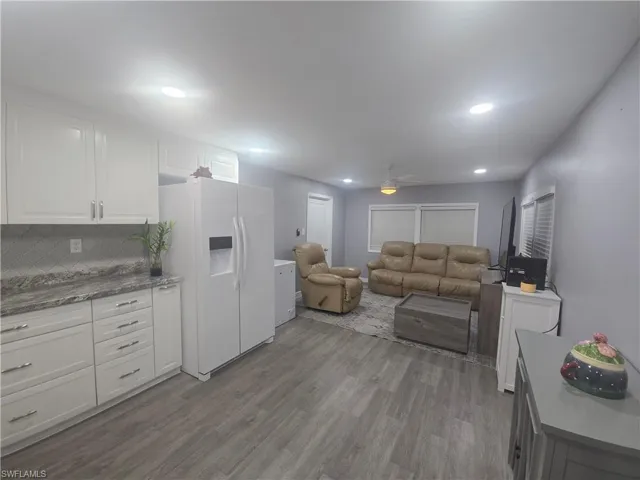 9  Moonstone  CIR, Naples, FL 34112