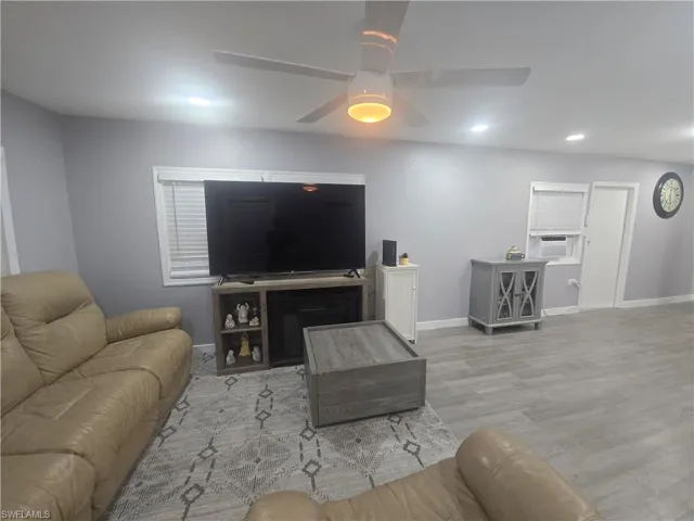 9  Moonstone  CIR, Naples, FL 34112