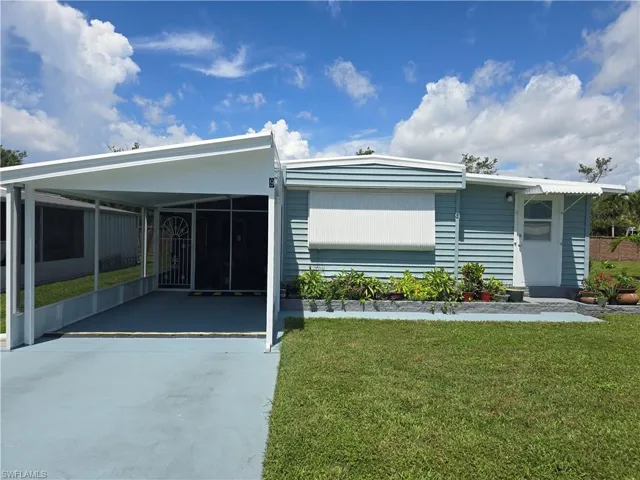 9  Moonstone  CIR, Naples, FL 34112