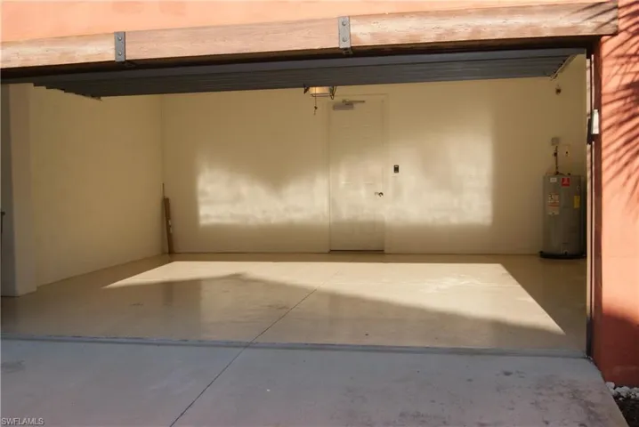 extra large double garage with insultated door and direct entry in your home