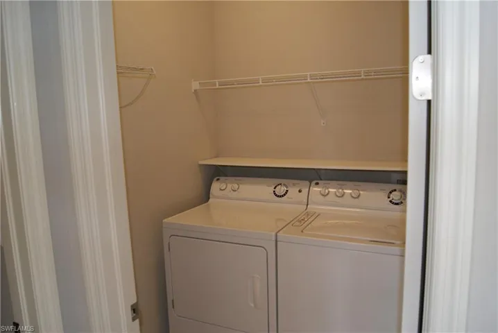 washer and  dryer come with