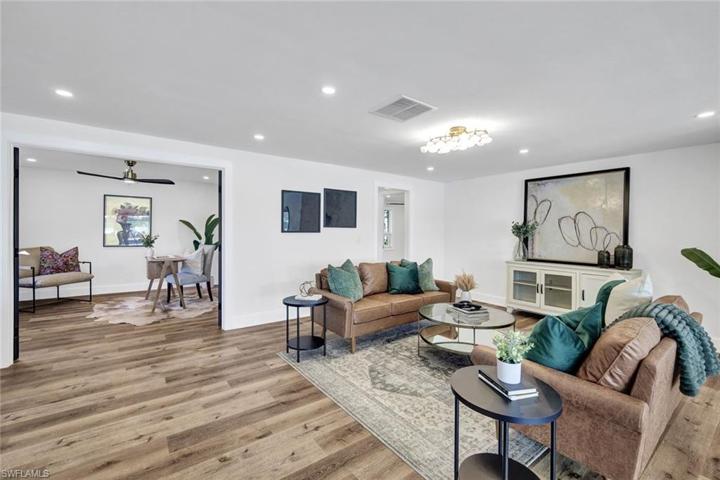Living / office / den