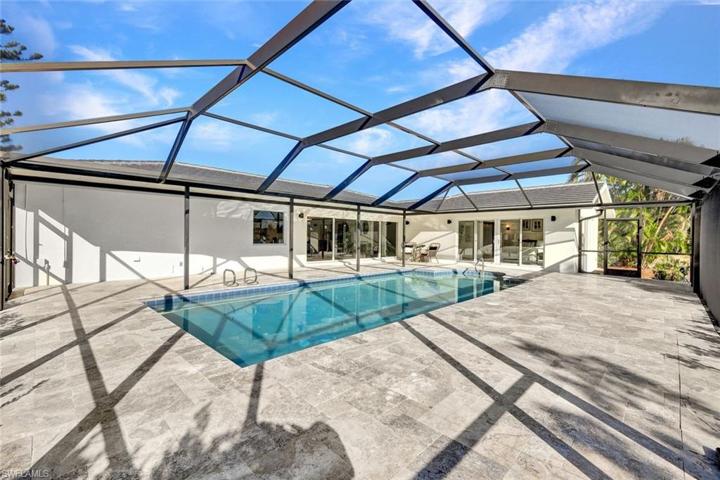 Pool / pavers