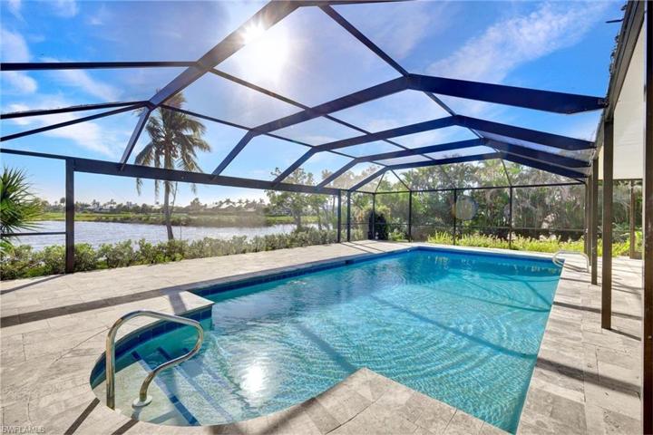 Outdoor / Pool / Picture window lanai