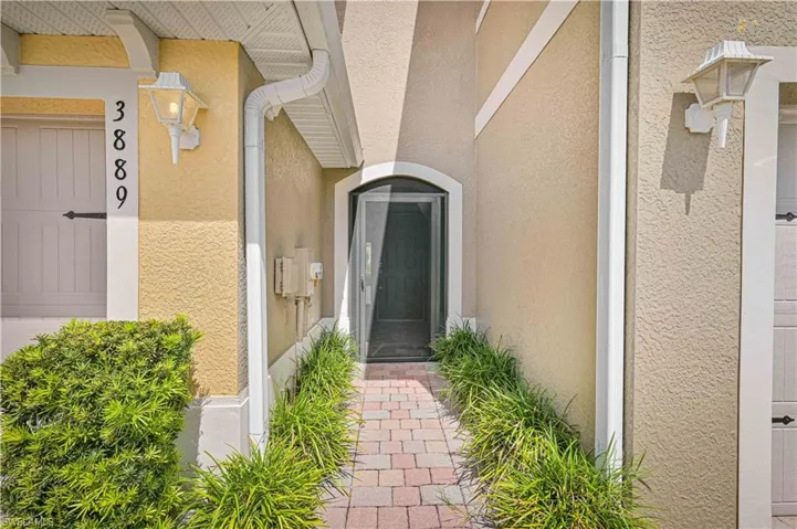 3889  Tilbor  CIR, Fort Myers, FL 33916