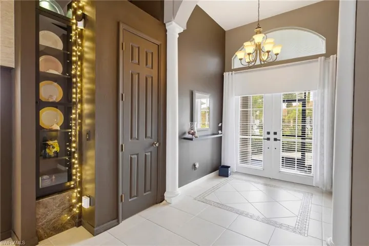 Elegant and inviting—an entryway that feels like home from the very first step.
