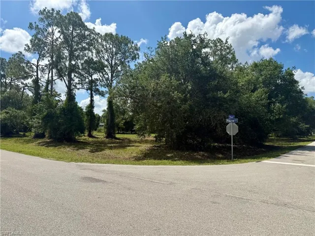 8270 Ebson Dr, North Fort Myers, Florida 33917