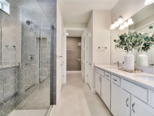 Owners Bath - Photos are from the furnished model. Options for this home may vary
