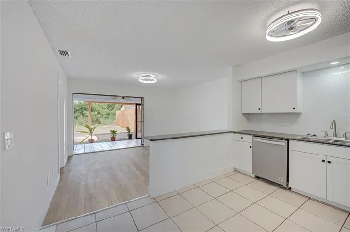 7337  Albany  RD, Fort Myers, FL 33967