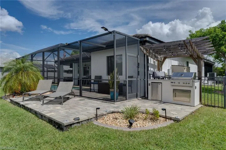 4550 Se 6th Ct, Cape Coral, Florida 33904