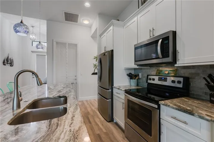 4550 Se 6th Ct, Cape Coral, Florida 33904