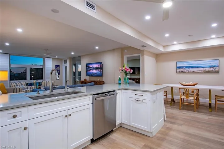 400 Park Shore Dr 303, Naples, Florida 34103