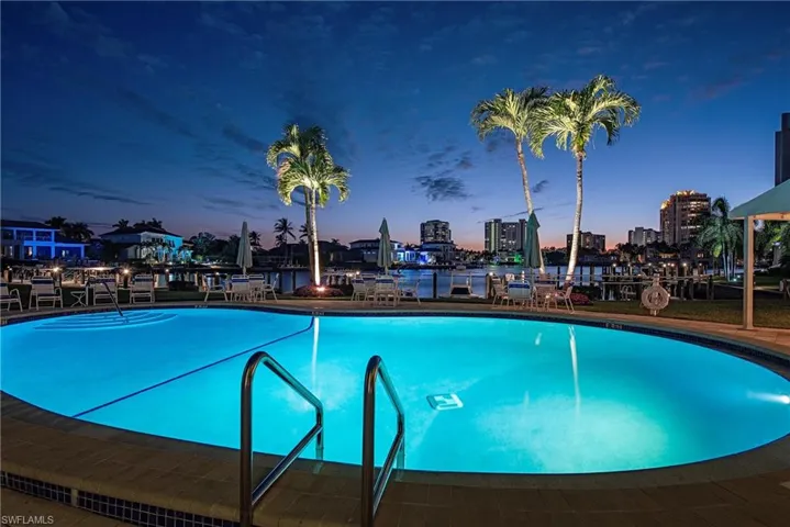 400 Park Shore Dr 303, Naples, Florida 34103
