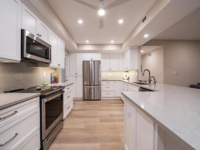 400 Park Shore Dr 303, Naples, Florida 34103