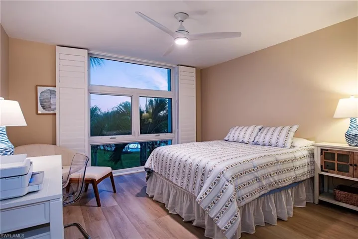 400 Park Shore Dr 303, Naples, Florida 34103