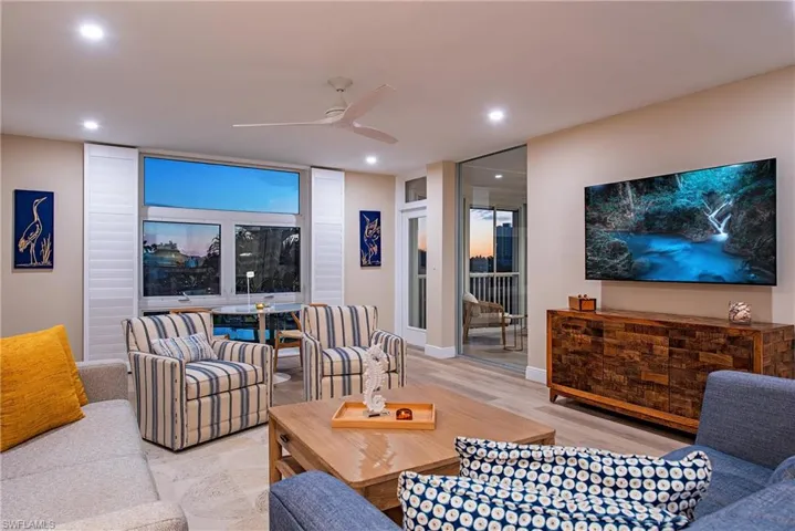 400 Park Shore Dr 303, Naples, Florida 34103