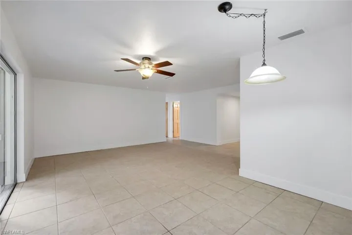 6302 Hofstra Ct W, Fort Myers, Florida 33919